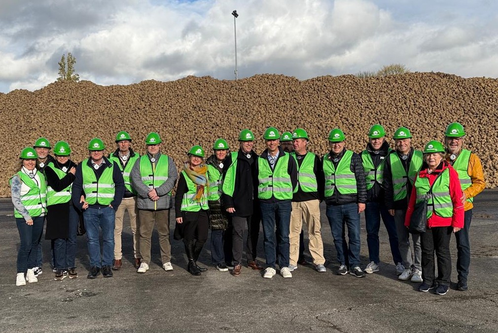 Gruppenbild Besichtigung Pfeiffer & Langen in Jülich